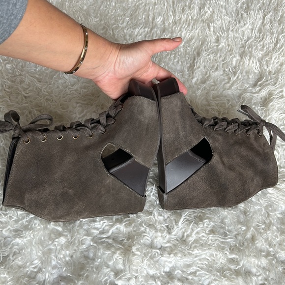 Lucky Brand Nellie Suede Leather Lace up Wedge Heel Booties/Boots 6 Taupe Gray - Picture 9 of 9